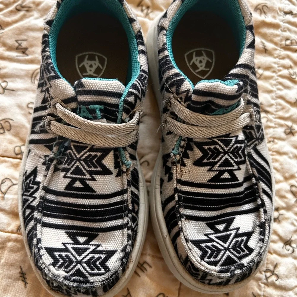 Ariat Kids' Moccasins in Black and White Aztec